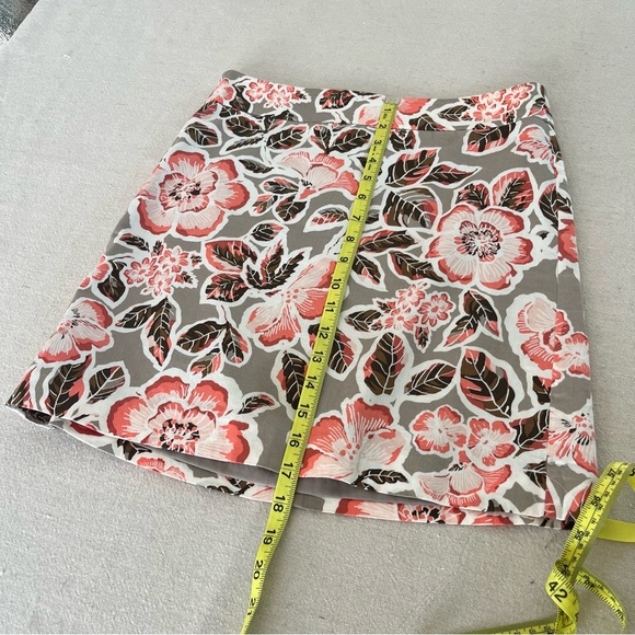 Ann Taylor Loft - Floral Print Women's Skirt - Size 0 - A-Line - Picture 6 of 9